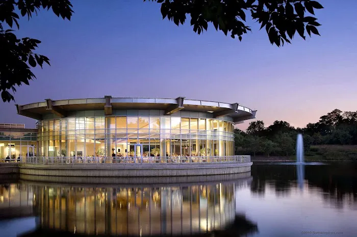DoubleTree Suites by Hilton Hotel & Conference Center Chicago-Downers Grove 4