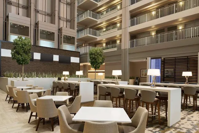 Embassy Suites by Hilton Chicago Lombard Oak Brook 4