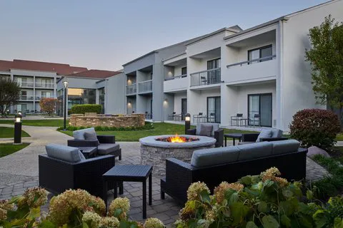 Courtyard Chicago Oakbrook Terrace 4