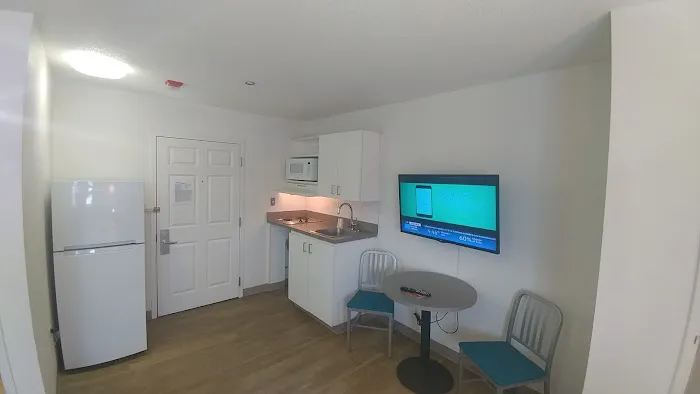 InTown Suites Extended Stay Chicago IL - Downers Grove 4
