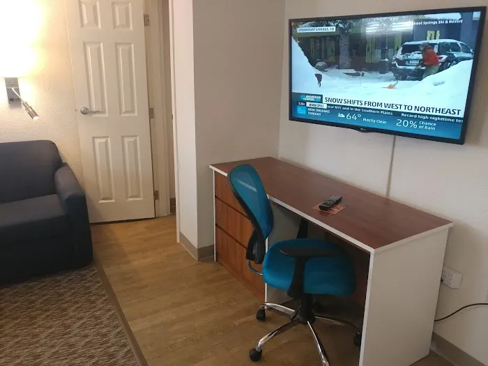 InTown Suites Extended Stay Chicago IL - Downers Grove 4