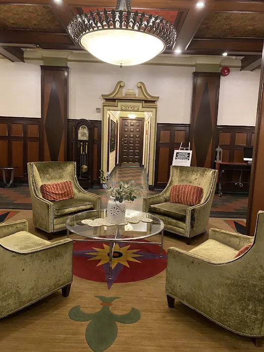 The Carleton of Oak Park Hotel 4