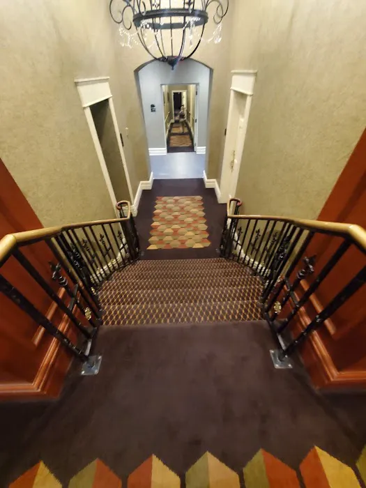 The Carleton of Oak Park Hotel 4