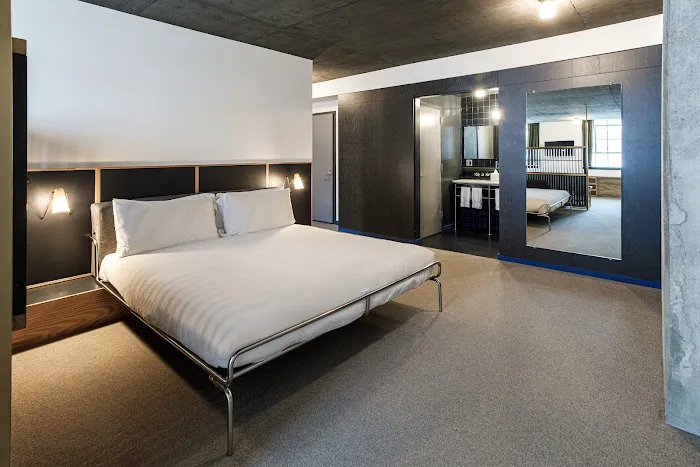 The Emily Hotel 5