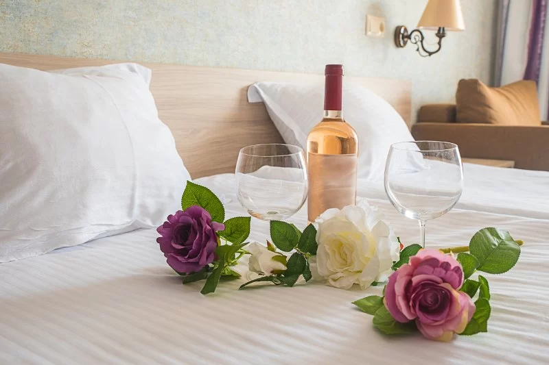 Hotels That Provide In-Room Fresh Flower Kits for a Unique Stay