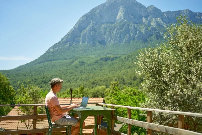 How Hotels Are Adapting to Bleisure Travel | Work and Leisure Combined