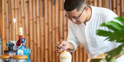 Hotels That Offer Local Botanical Mixology: A Unique Experience