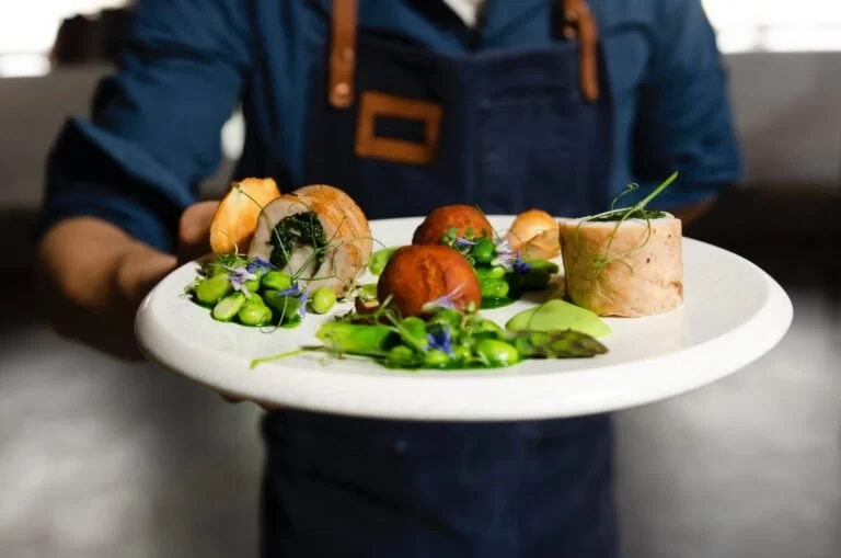 How Hotels Are Embracing Local Culinary Trends