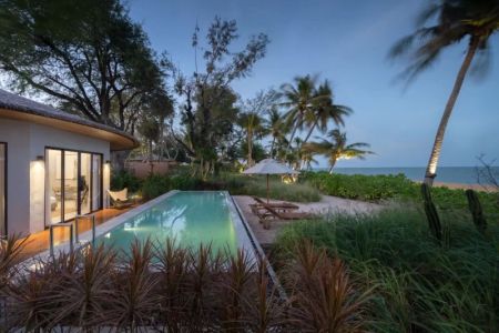 Hotels That Host Garden Light, Sound & Story Events – Unique Stay Experiences