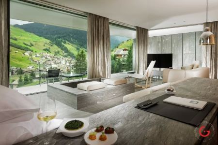 Hotels That Host Guest Photography Exhibitions for Creative Travelers