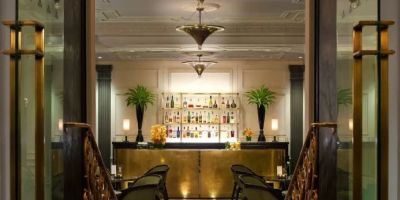 Hotels That Offer Live Local Music in Lobby