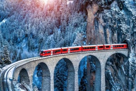 Hotels You Can Reach by Scenic Train + Stay: Top Destinations for an Unforgettable Getaway