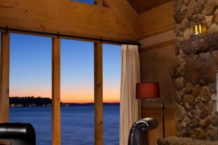 Hotels Offering Local Multi-Art Experiences for Immersive Getaways