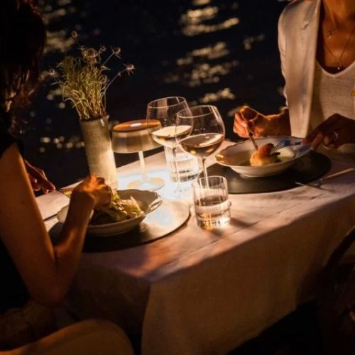 Hotels That Host Nighttime Local Food Walks: Experience Local Flavors Under the Stars