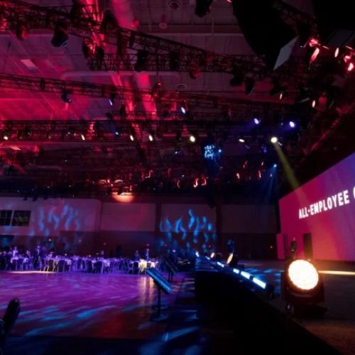 Hotels Providing In-Room Sound & Visual Kits: The Future of Hotel Entertainment