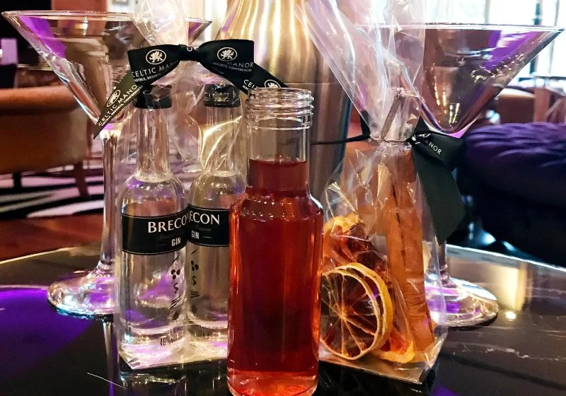 Hotels That Offer DIY Cocktail Kits in Room