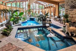 Hotels with Indoor/Outdoor Pools for All Seasons