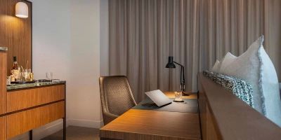 Best Hotels with In-Room Work Desks & Ergonomic Chairs for Business Travelers