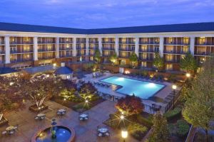 Hotels in Nashville with Live Music Vibes: Experience the Heart of Music City