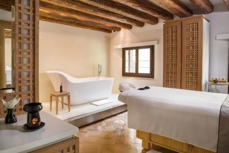 Best Hotels with In-Room Spa Treatments for Ultimate Relaxation
