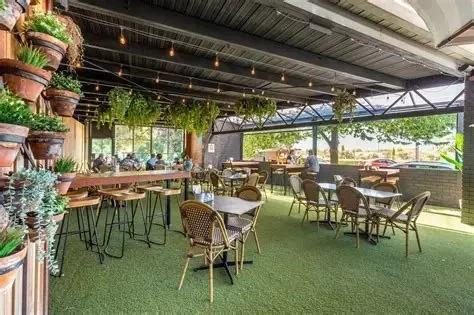 Hotels with Stunning Local Botanical Walls: A Green Experience