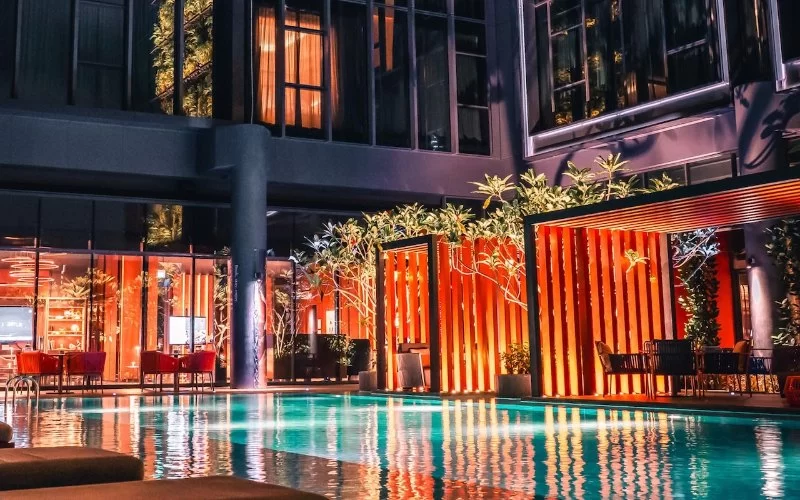 Hotels Near Major Concert Venues: Top Picks and Tips