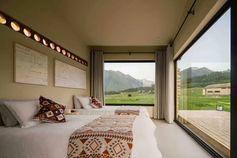 Hotels That Offer Interactive Local Map Guides for a Unique Stay