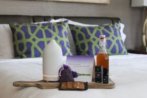 Hotels That Provide In-Room Ambient Sound & Aroma Worlds for Ultimate Relaxation