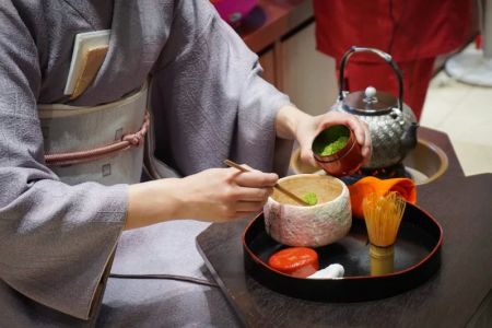 Hotels Offering In-Room Tea Ceremony Kits for an Authentic Cultural Experience