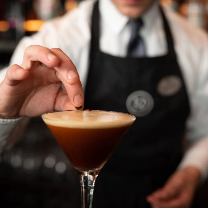 Hotels Offering Local Craft Cocktail Experiences