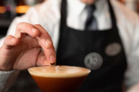 Hotels Offering Local Craft Cocktail Experiences